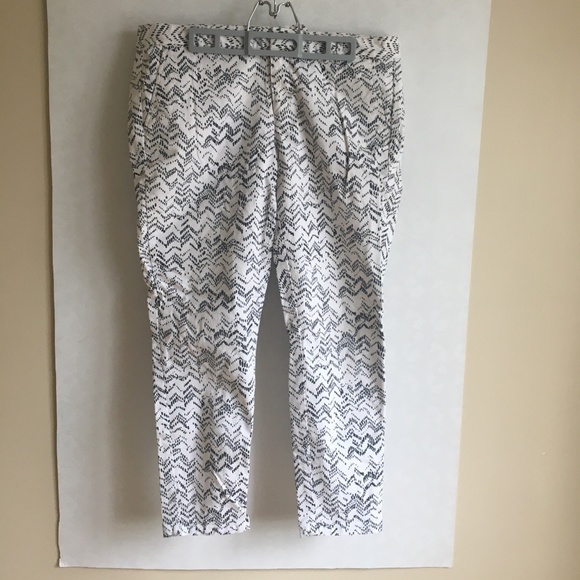 GAP KHAKIS CHINO GRAPIC PRINT LADIES PANT SIZE 10 - Picture 1 of 4